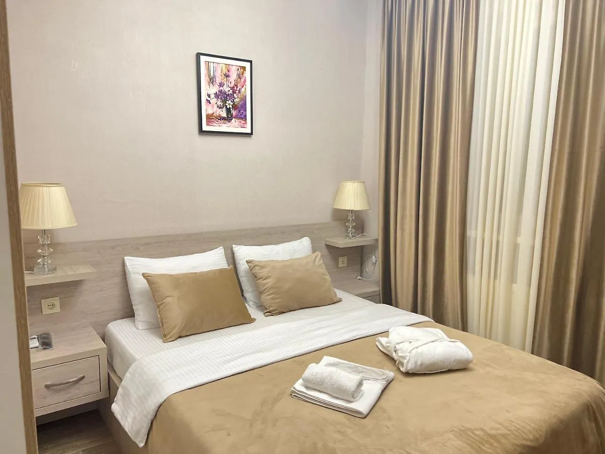 Family Hotel Triston ティビリシ